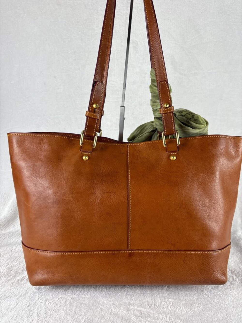 Dooney & Bourke Florentine East/West Chelsea Tote in Natural, Scarf and Chain - Picture 4 of 16